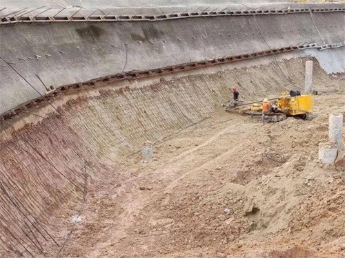 定南基坑边坡加固